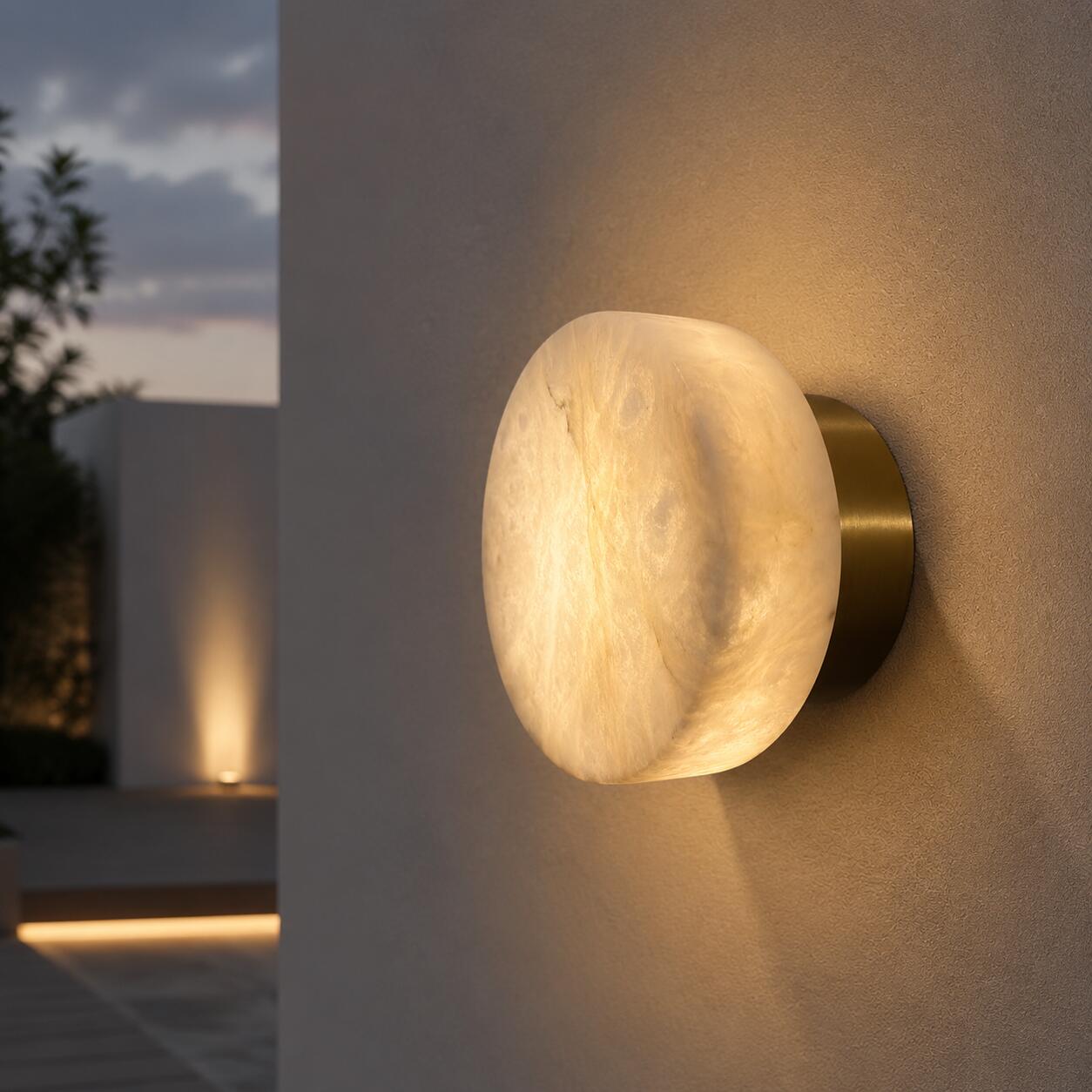 屋外IP65防水アラバスター製ウォールスコンス、丸型クラウド - Outdoor Lighting Year Round のレビューと価格